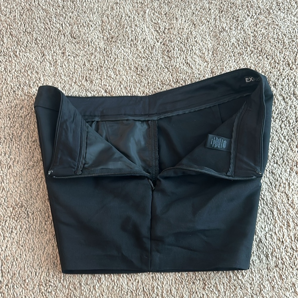 Express Shorts - Picture 4 of 5